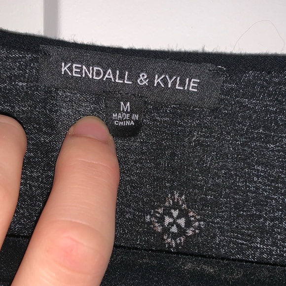 Adorable romper with drawstring waist - Picture 3 of 3